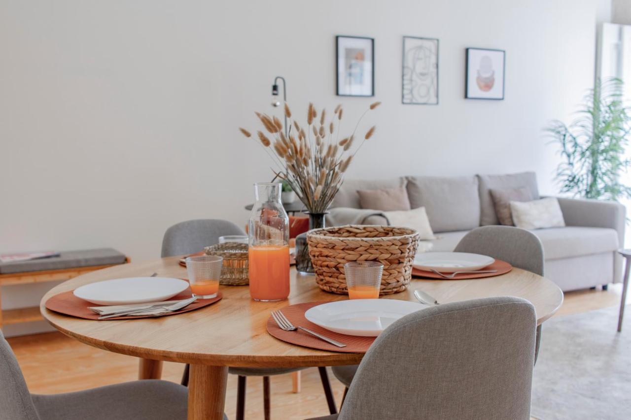 Virtudes Flat W/ Ac & Balcony By Lovelystay Porto Exterior foto